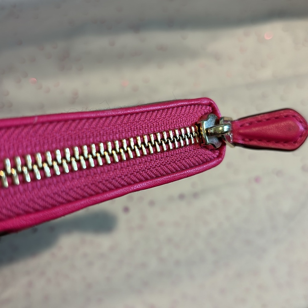 New Coach Accordion Zip Wallet - Picture 4 of 6